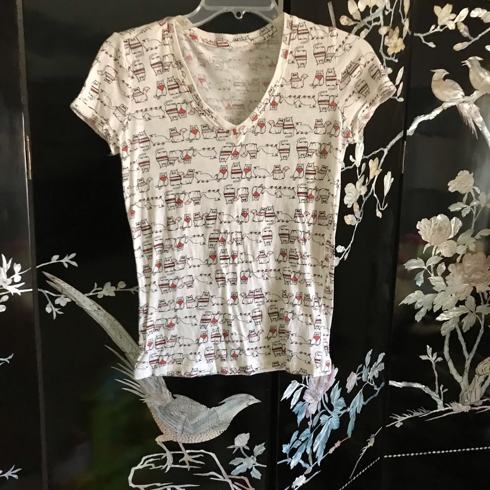 🍦Cute Cat t-shirt.  Reduction sale 2026